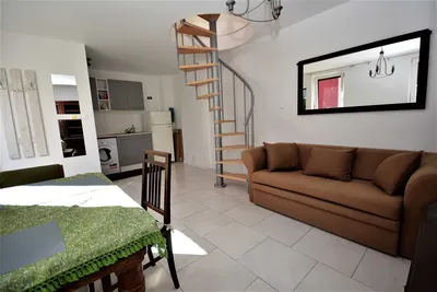 2-pok 40m2 Praga-Południe w oficynie , meble, agd