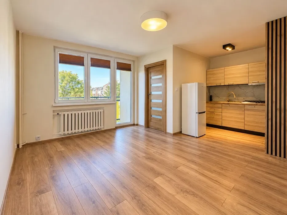 Dwa pokoje | osiedle P | 34 m² | po generalnym remoncie - 1/8