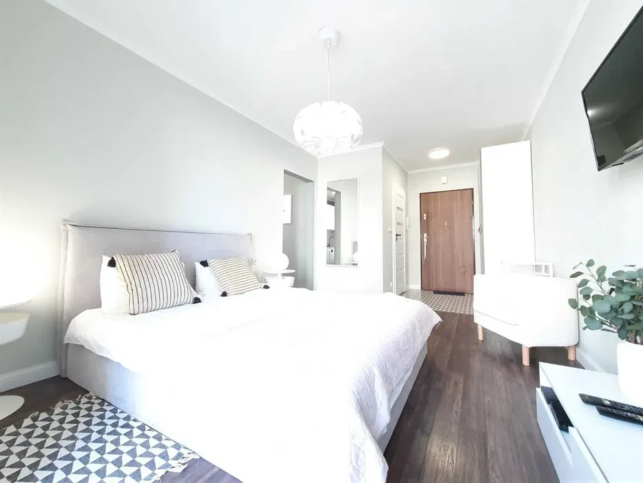 Kawalerka 30m2 oddz kuchnia-DWORZEC ZACHODNI-duży balkon,ul.Stańczyka 4 - 1/8