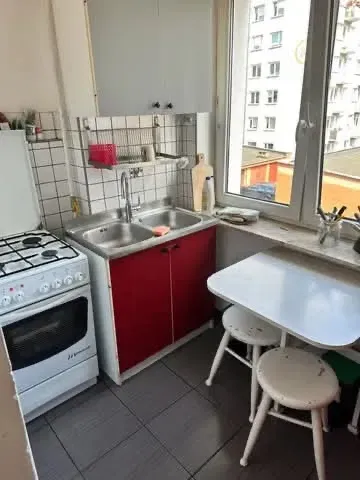 Słoneczne 3-pokojowe mieszkanie o powierzchni 47 m2 w centrum Gdyni na ulicy Krasickiego dostępne od października na wynajem długoterminowy. - miniatura 5