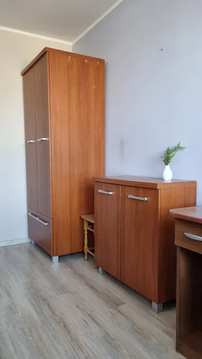 Wynajmę pokój studentce lub kobiecie pracującej - miniatura 2
