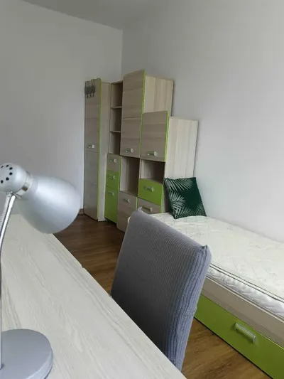 Pokój blisko Politechniki Gdańskiej i GUMEDu na wynajem. Mieszkanie studenckie. - miniatura 2
