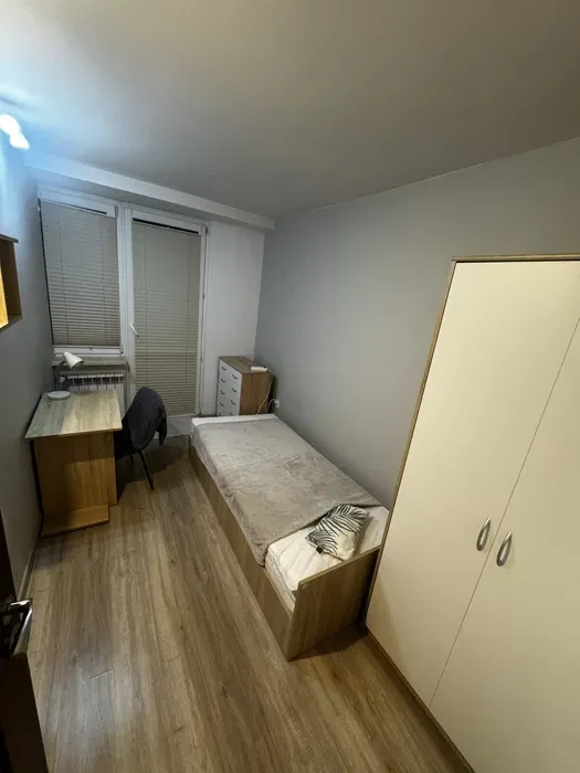 Pokój jednoosobowy Warszawa, Saska Kempa, Praga Południe ul. Międzynarodowa, pokój z balkonem, super dojazd do centrum, umowa dlugoterminowa - 1/4