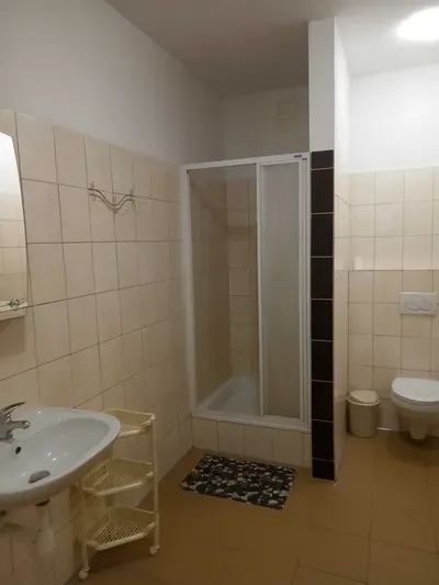 Pokój jedno i dwuosobowy dla studentów - miniatura 3