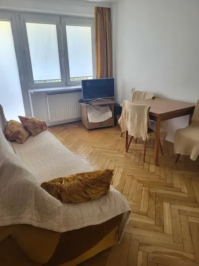 Wynajme dwupokojowe mieszkanie Saska Kępa - miniatura 2