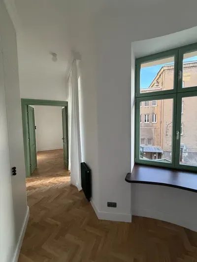 Wyjątkowe mieszkanie 40 m² w ścisłym centrum Poznania | 2 balkony | WYSOKI STANDARD - miniatura 4