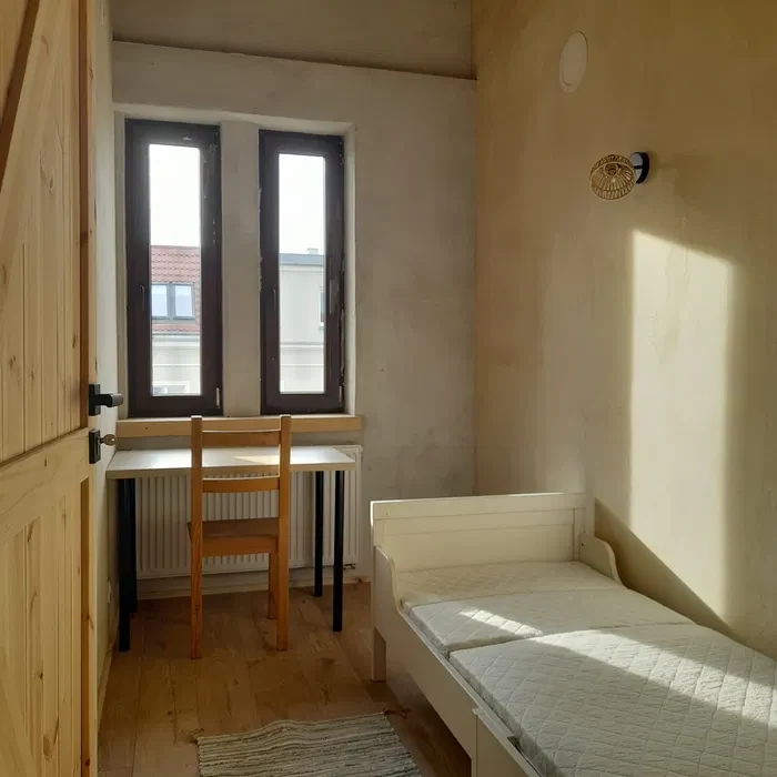 Pokoj na wynajem w pieknym kamienicznym mieszkaniu - WILDA - 1/3