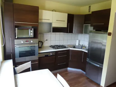 Właściciel wynajmie kawalerkę, duży balkon, osobna kuchnia - miniatura 3