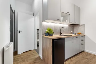 Śliczna, stylowa kawalerka z balkonem świeżo po remoncie, na zamkniętym osiedlu przy ul. Firlika 7, 2150 zł, 24m2 - miniatura 5