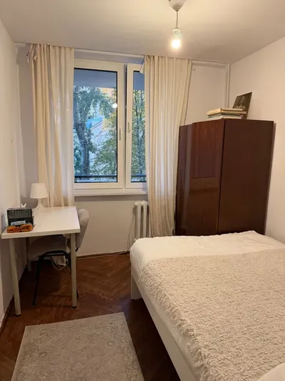 Jasne 3 pokoje, 44 m², Szwoleżerów / Łazienki Królewskie, balkon, nowa kuchnia i meble - miniatura 2