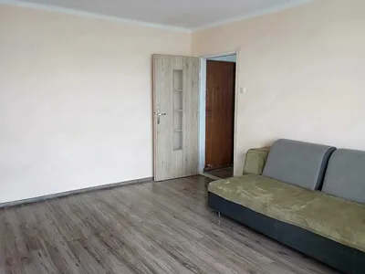 Kawalerka z osobną kuchnią i dużym balkonem (Klimontów, ul. Makuszyńskiego) - miniatura 3