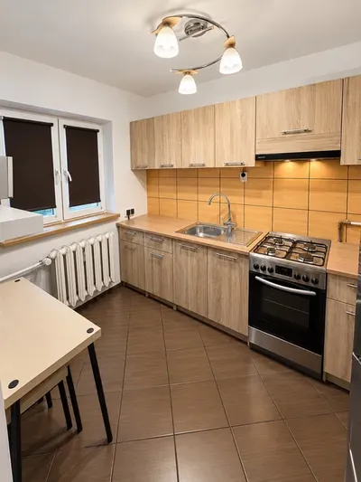 Sadyba ul. Idzikowskiego 12, kawalerka z balkonem I oddzielna widną kuchnią - miniatura 5
