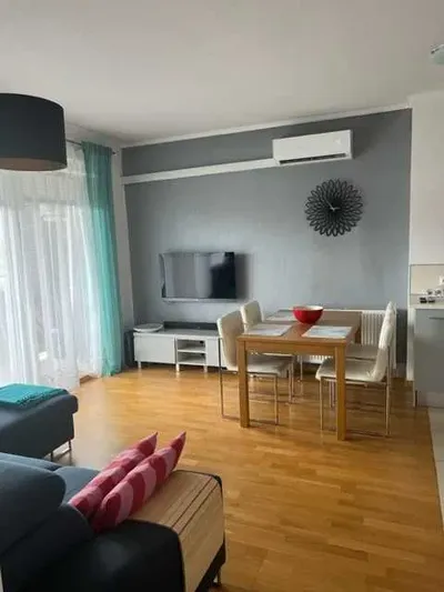 Wynajmę trzy pokojowe mieszkanie Miłe Zacisze ul. Tunelowa Katowice - miniatura 4