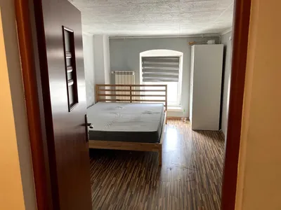 Dwupokojowe, przestronne (80m2 po podłodze) mieszkanie - miniatura 4
