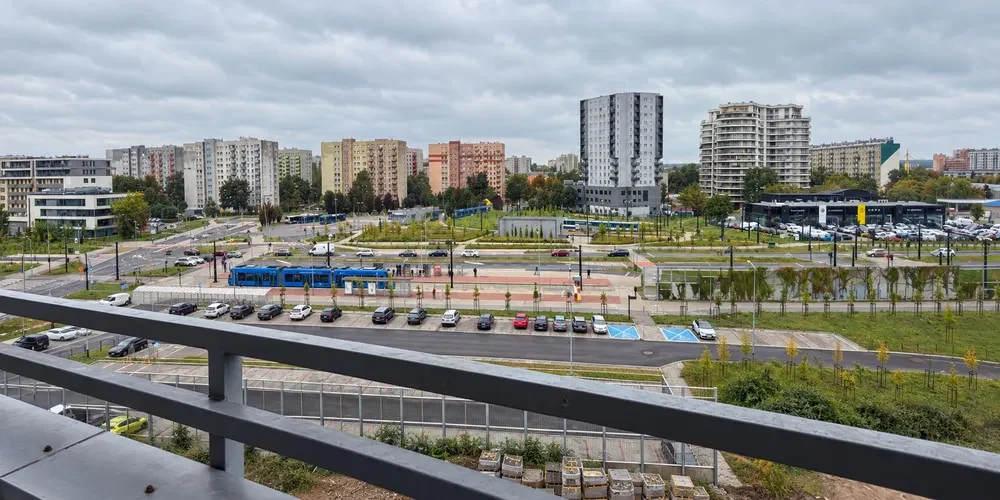 Pętla Tramwajowa|Komórka lokatorska|Świetna lokalizacja|Osobna kuchnia - 1/8