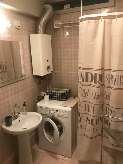 Kawalerka do wynajęcia blisko miasteczka Uniwersyteckiego - miniatura 3