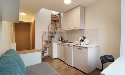 Apartament dwupoziomowy - pokój z łazienką, antresolą, klimatyzacją koło Racławickiej
