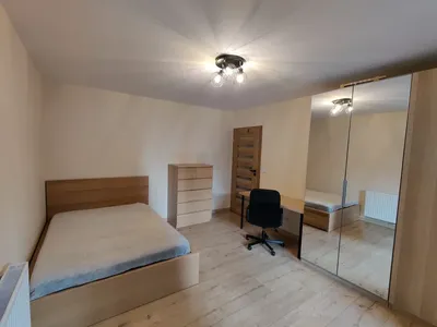 Przestronny pokój jedno lub dwuosobowy - miniatura 2