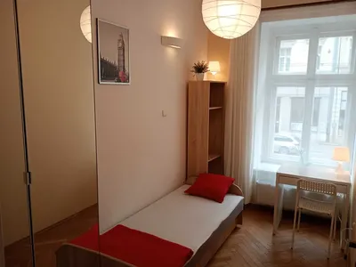 Blisko SKY TOWER i Dworca Głównego (ul. Piłsudskiego) wynajmę studentom/tkom rozkładowe 2-pok. mieszkanie 50 m2 - miniatura 4