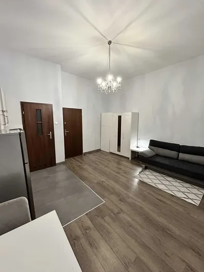 Kawalerka ul. Lipowa ścisłe centrum - miniatura 3