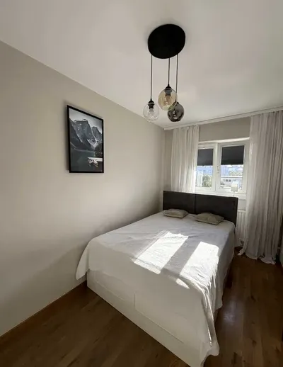 Wynajmę słoneczne mieszkanie 2 pokoje z balkonem – 6 min pieszo do metra Księcia Janusza - miniatura 3