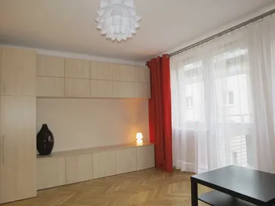 Właściciel wynajmie komfortowe wyposażone mieszkanie w Centrum ul. KOŚCIUSZKI - miniatura 2