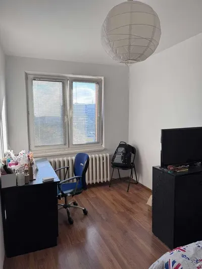 Do wynajęcia pokój jednoosobowy – Kraków, ul. Dobrego Pasterza (cena całkowita: 600 - czynsz, 330 - czynsz administracyjny + media - około 120 zł m/c) - miniatura 2
