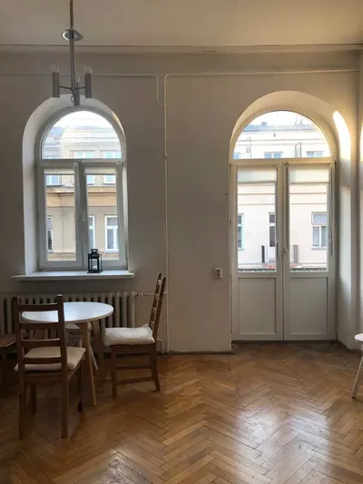 Klimatyczna kawalerka w samym Centrum/róg Wilczej i Poznańskiej/czynsz zawarty w cenie - miniatura 3