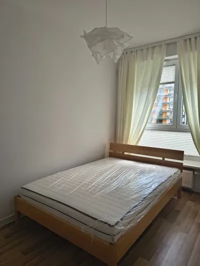 Jasne, świeże 2 pokoje + duży balkon. Garaż i komórka W CENIE, Osiedle Saska - miniatura 3