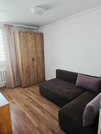 Mieszkanie do wynajęcia – 48 m², 3 pokoje, centrum Sosnowca, ul. Sienkiewicza - miniatura 3