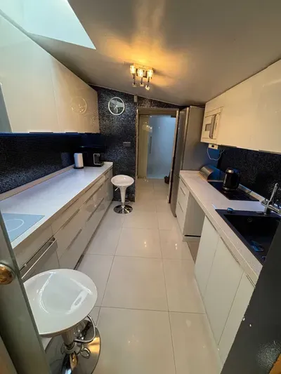 Plac Konstytucji | wyjątkowy i cichy apartament 40 m² | klimatyzacja | garderoba | home office | fotel masujący |parking | pełne wyposażenie - miniatura 2
