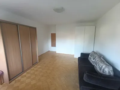 W mieszkaniu pokój 20m2,internet w cenie.Pralka/suszarka dwie łazienki - miniatura 4