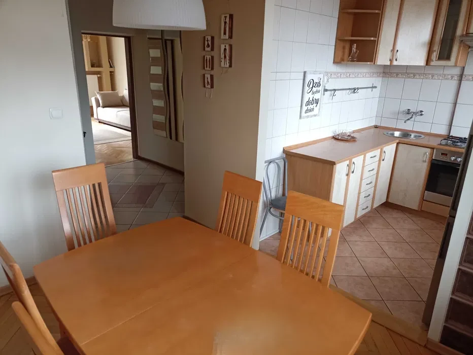 Klasyczne, przestronne 2 pokoje (56 m²) w kamienicy przy Metrze Stare Bielany - 1/8