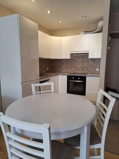 Jagodno, 39m2, duży balkon, ciche, słoneczne, umeblowane, od zaraz - miniatura 2