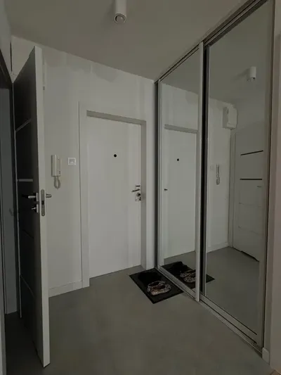 Szukam współlokatorki do mieszkania 4- pokojowego - miniatura 2
