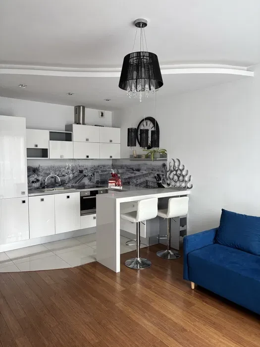 1-bedroom apartment, 40 m², furnished, A/C, elevator – 200 m from Młynów metro – available now - 1/8