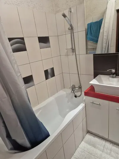 Wynajmę mieszkanie w centrum - miniatura 3
