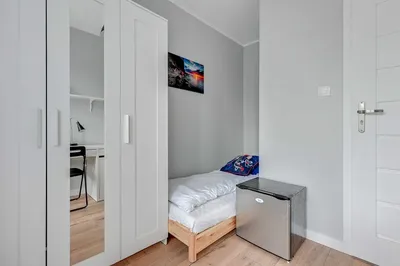 SKM Zaspa - ostatni pokój w mieszkaniu studenckim dla dziewczyn - miniatura 5
