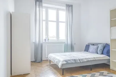 Duży pokój (18m2) w czteropokojowym mieszkaniu blisko Galerii Kazimierz