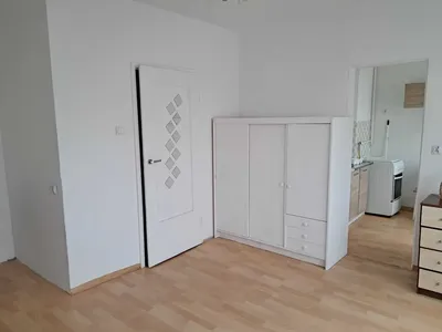 Wynajmę kawalerkę - miniatura 5