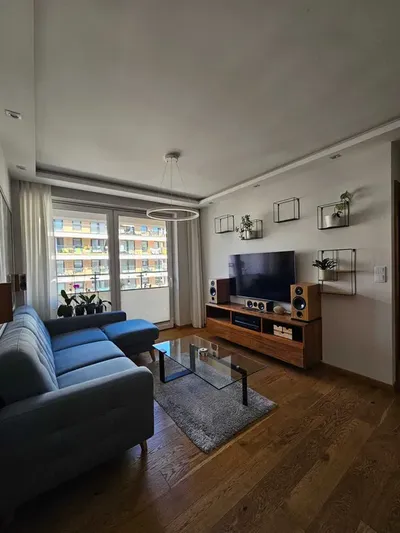 Klimatyzowane mieszkanie z dużym balkonem | 3 pok. | Dąbska, Kraków - miniatura 2