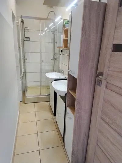 Pokoje do wynajęcia dla młodych osób blisko METRO TROCKA, Warszawa Targówek Warszawa Targówek - miniatura 5