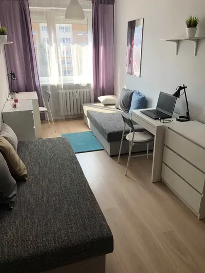 DWUOSOBOWY pokój RATAJE przy tramwaju, światłowód 1Gb/s DWIE pełne łazienki - od PAŻDZIERNIKA - miniatura 3