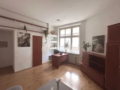 Przestronny i jasny pokój/mieszkanko (z własną kuchnią i łazienką) dla studentki w centrum, blisko uczelni - miniatura 2