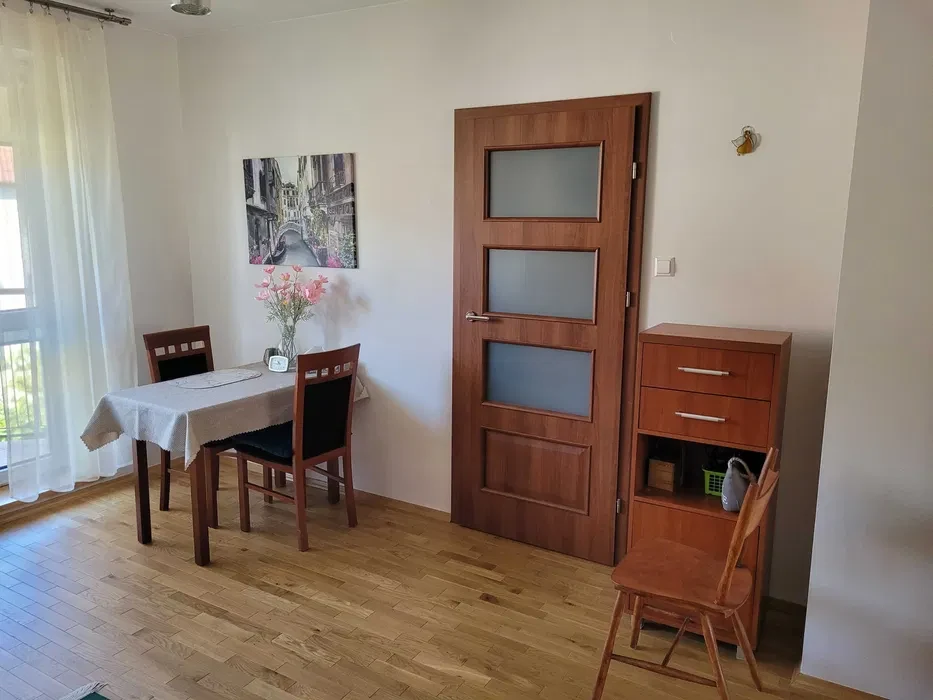 Jasne 2-pokojowe mieszkanie z osobną kuchnią i garderobą | 44 m² | Nowodwory - 1/8