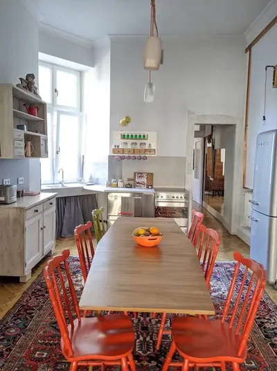 Duże mieszkanie z charakterem w sercu Starego Miasta - miniatura 5