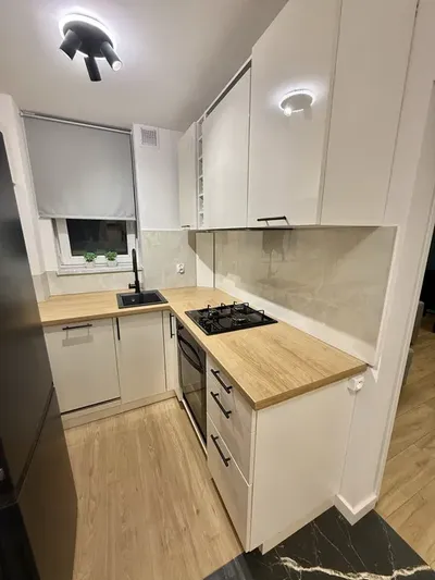 2 pokojowe mieszkanie-Bielany, 600m od metro Wawrzyszew - miniatura 5