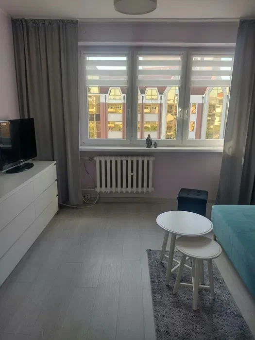 Mieszkanie na wynajem - kawalerka, centrum - 1/8