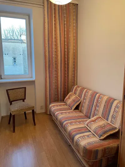 BEZPOŚREDNIO, 3-pokojowe mieszkanie z oddzielną kuchnią i balkonem w kamienicy na Żoliborzu - miniatura 4