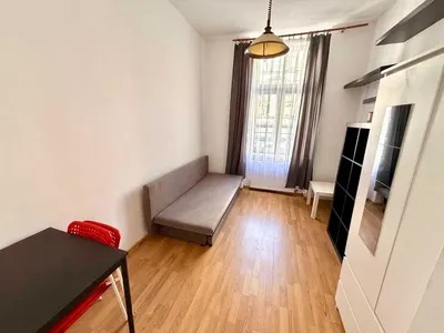 Kawalerka Kraków Stare Miasto Karmelicka centralne ogrzewanie właściciel - miniatura 2